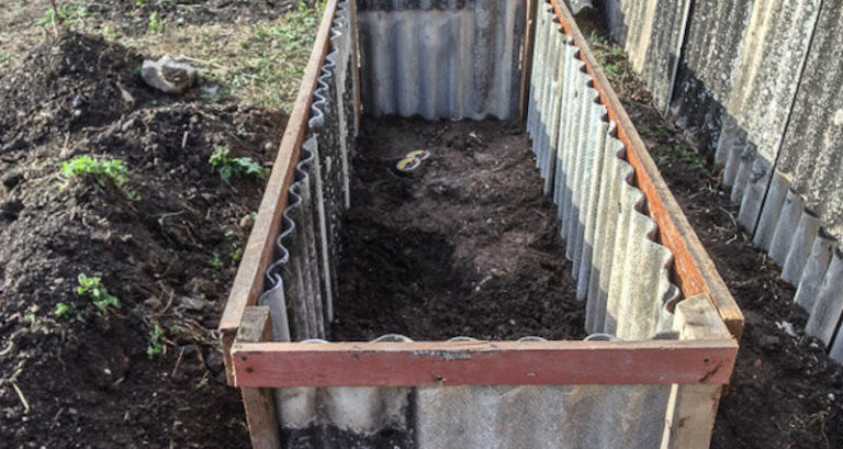 как сделать компостную яму из шифера