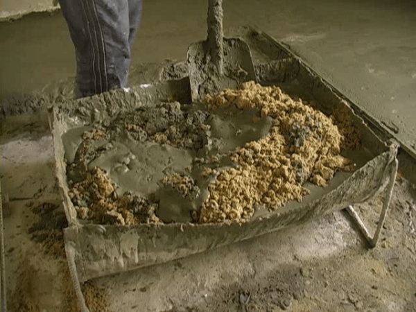 Приготовление бетона вручную